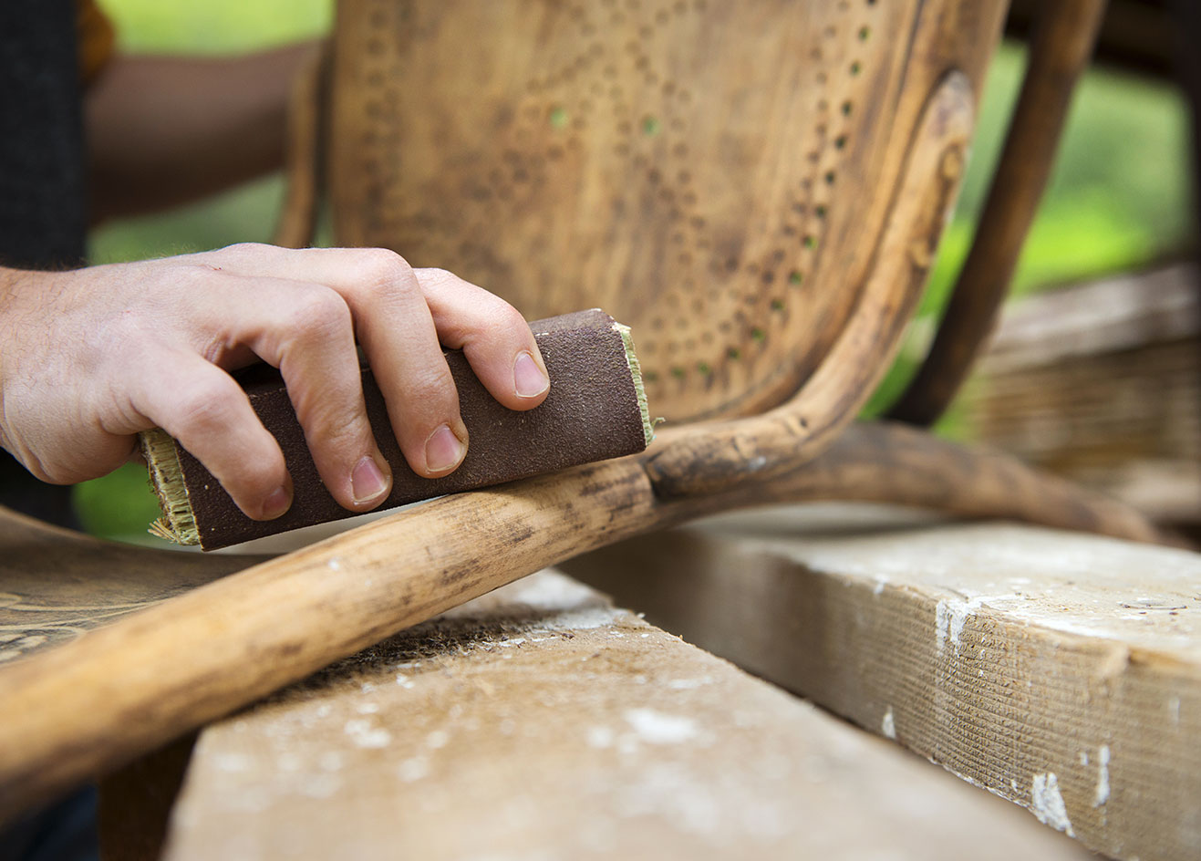 Restauration d'une chaise à bascule dans le Val d'Oise 95