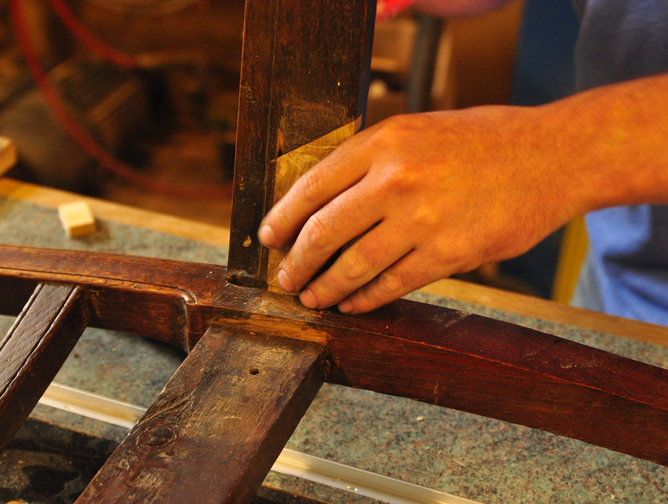 Restauration d'une chaise ancienne à Luzarches 95
